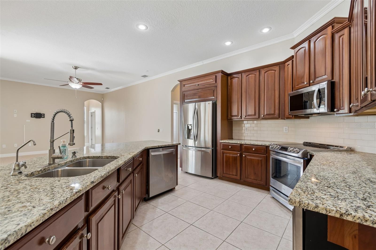 TAMPA PALMS AREA 4 PRCL 21 R - Residential