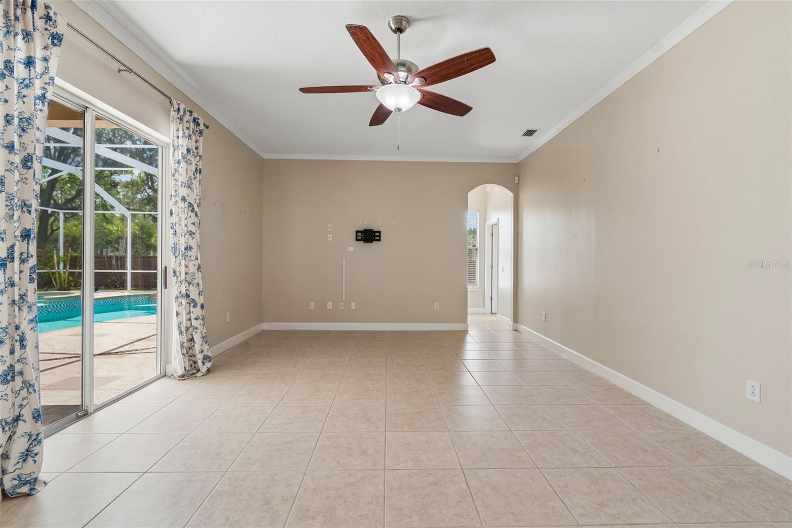 TAMPA PALMS AREA 4 PRCL 21 R - Residential