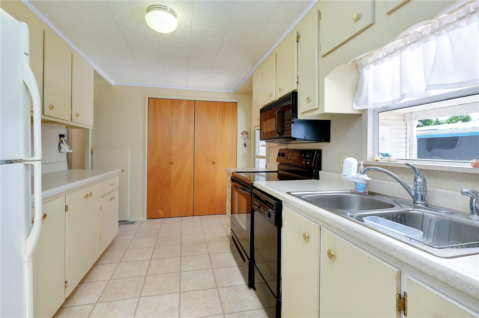 209 ROMA ROAD