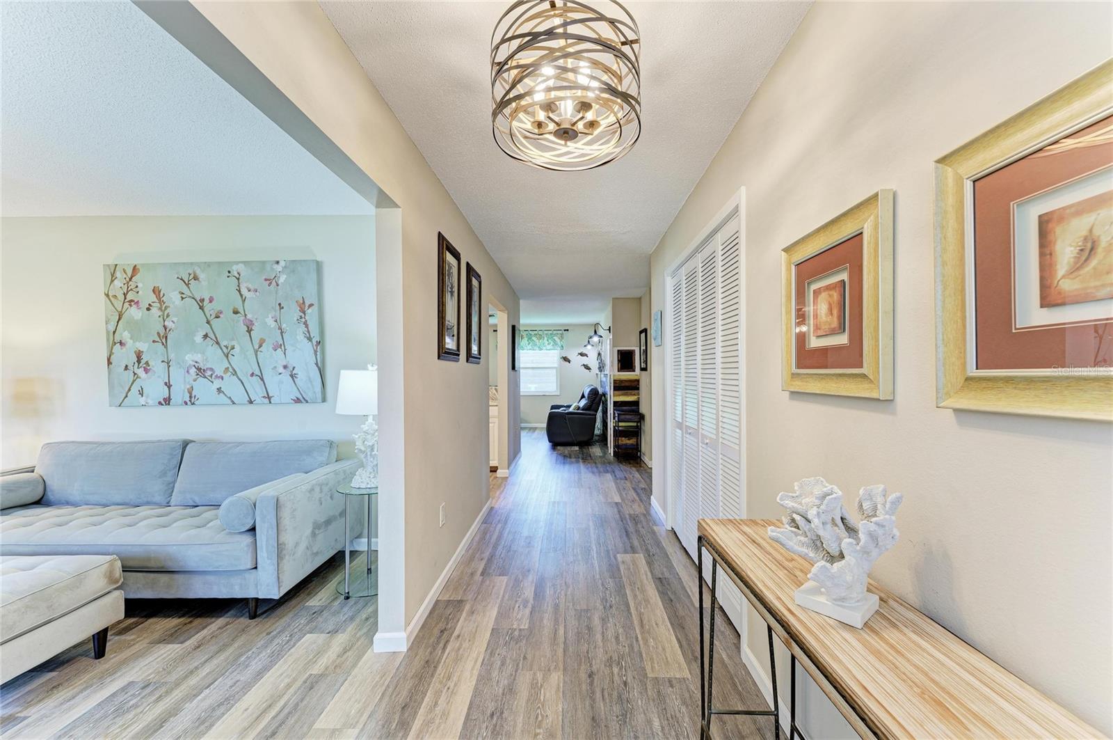 SOUTH VENICE - Residential