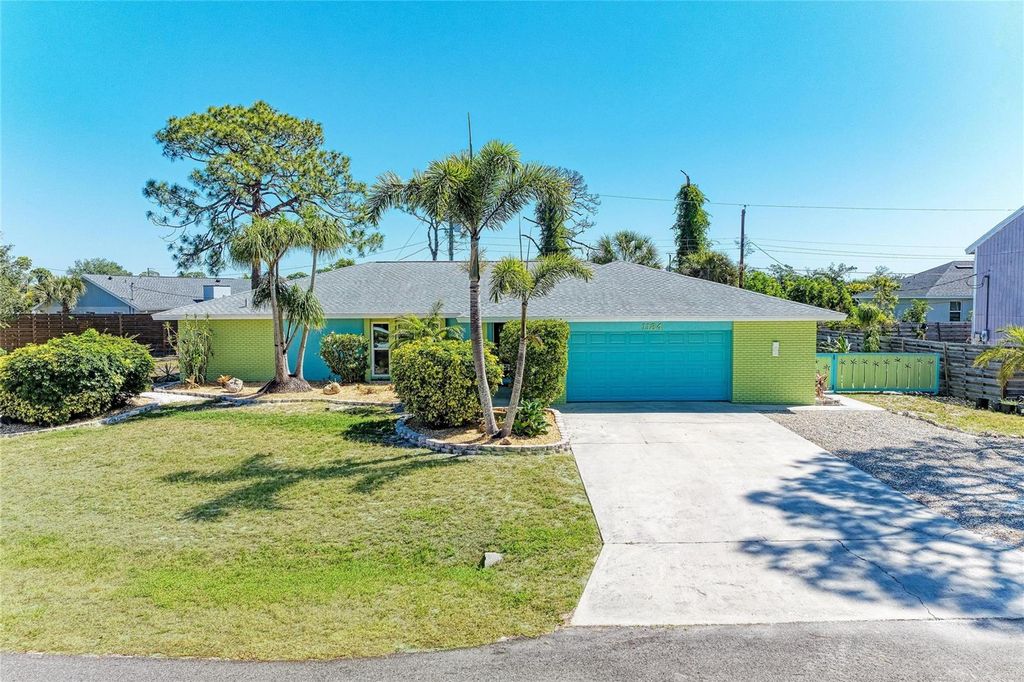 Photo of 1184 Kenisco Road, Venice, FL 34293 (MLS # A4691904)