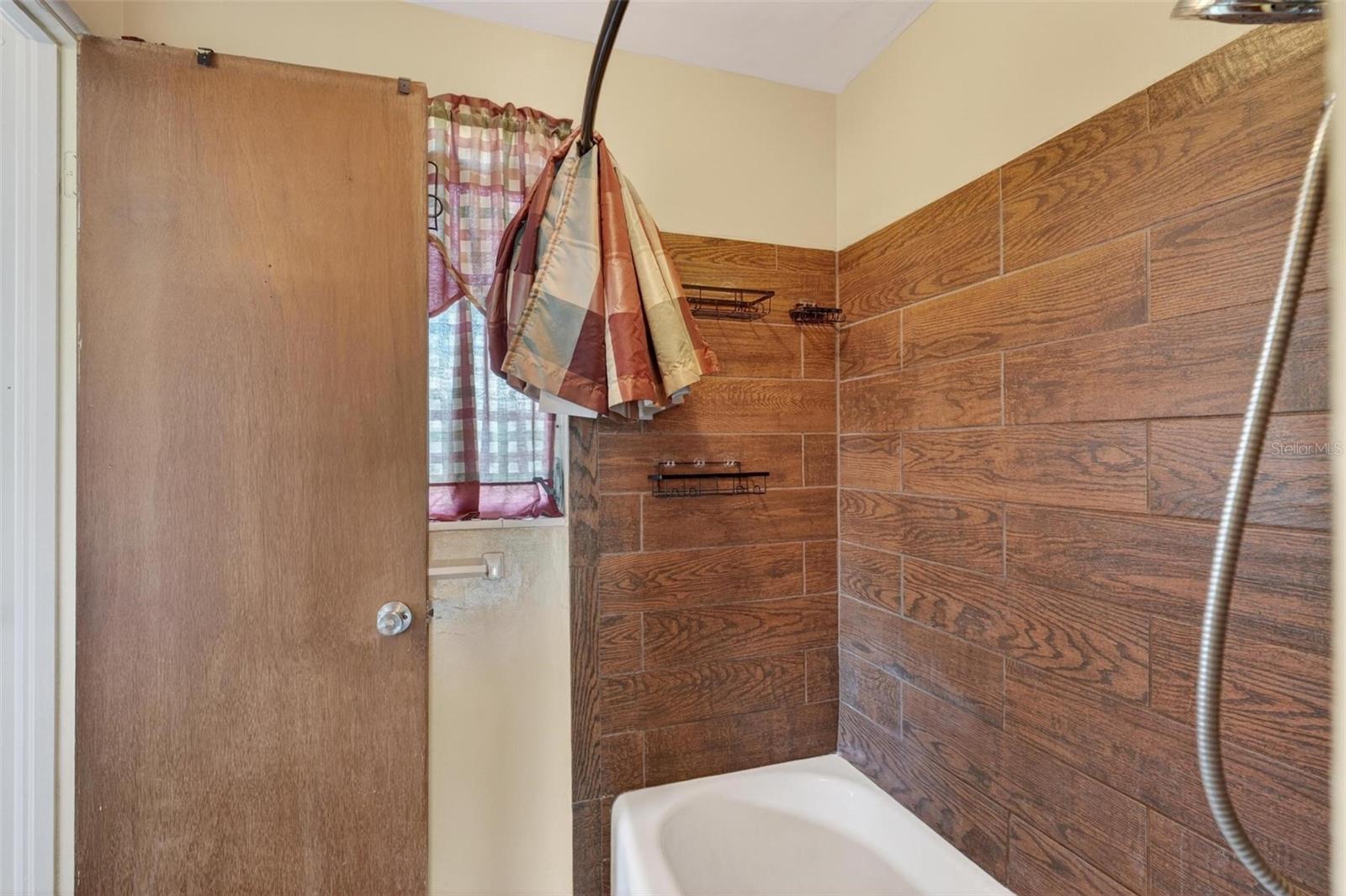 BREEZEE SHORES PT REP - Residential