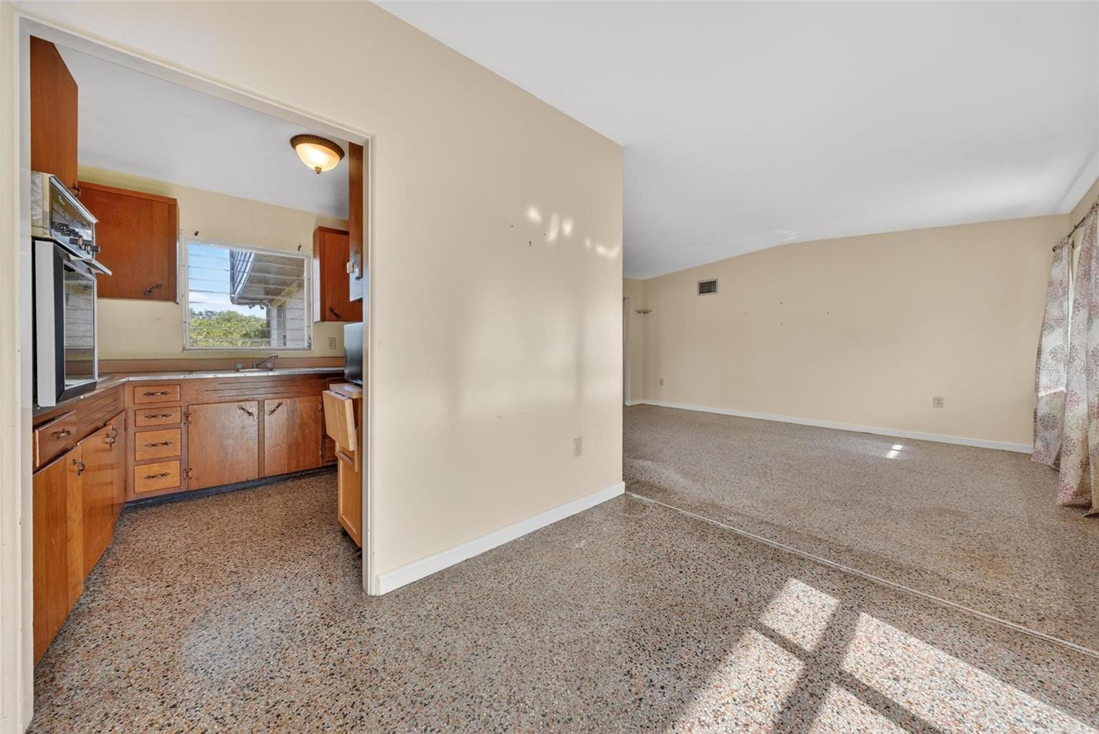 BREEZEE SHORES PT REP - Residential