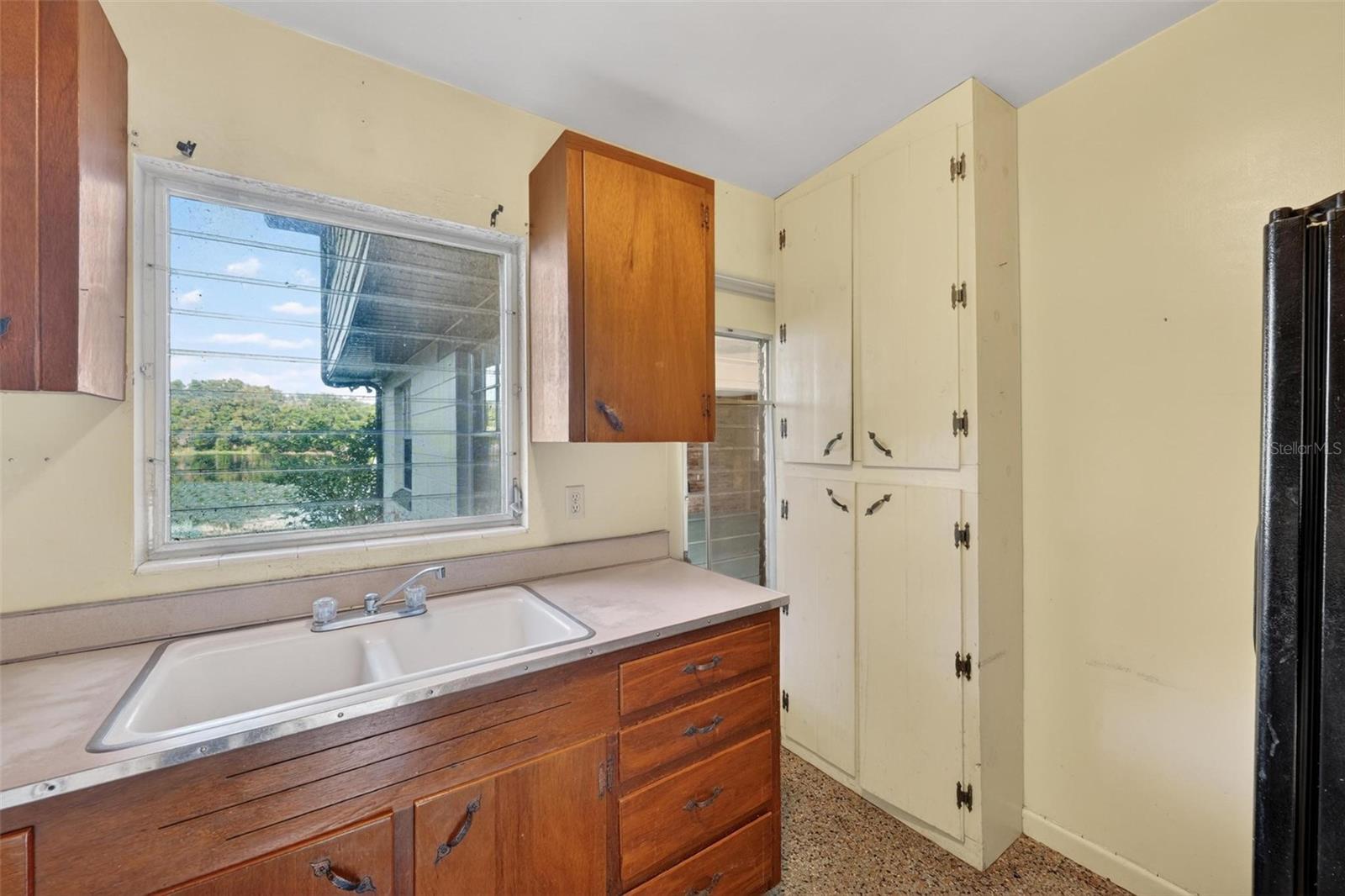 BREEZEE SHORES PT REP - Residential