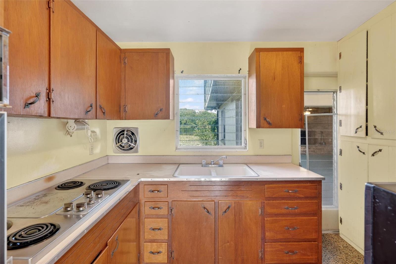 BREEZEE SHORES PT REP - Residential