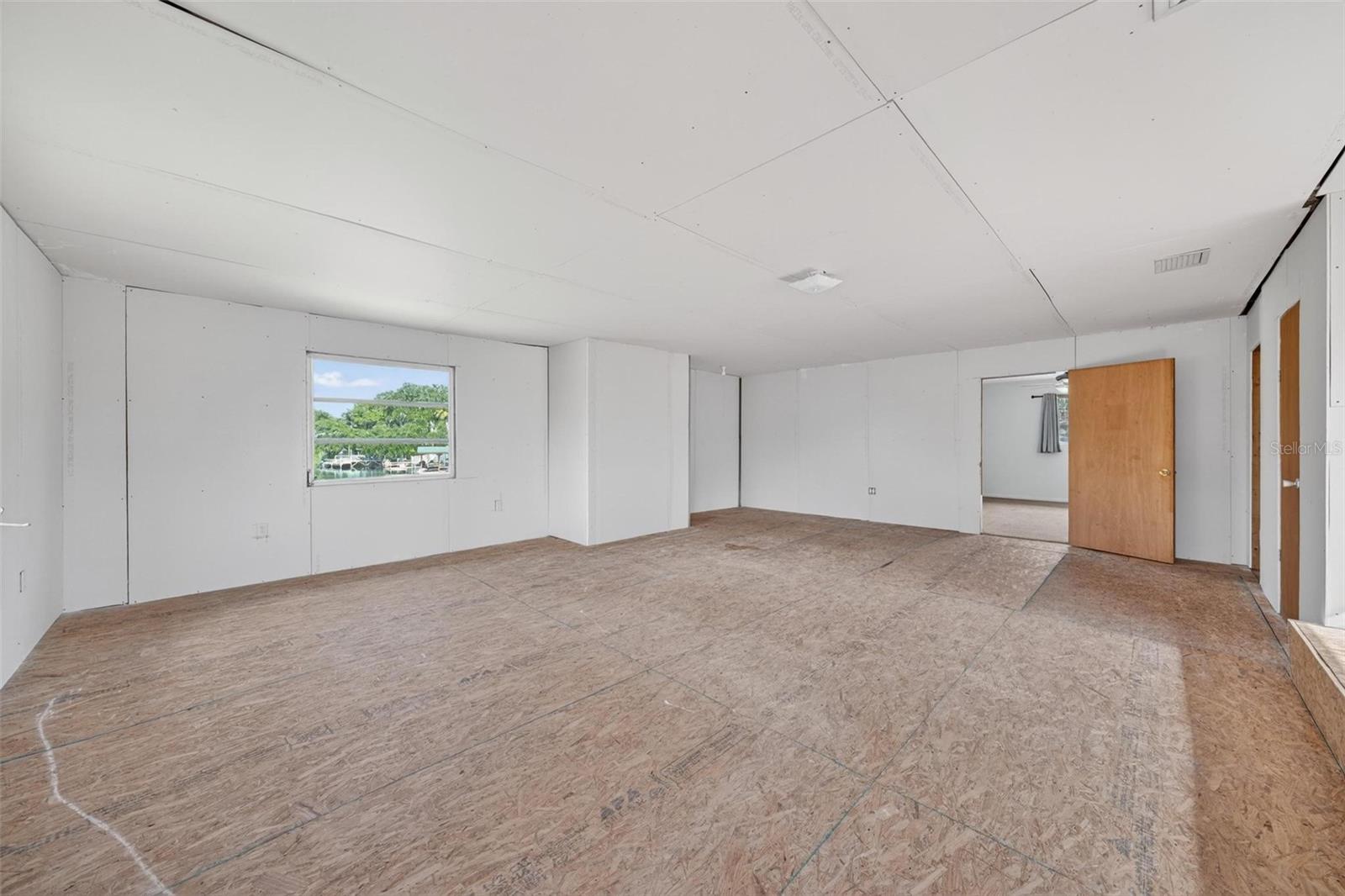 BREEZEE SHORES PT REP - Residential