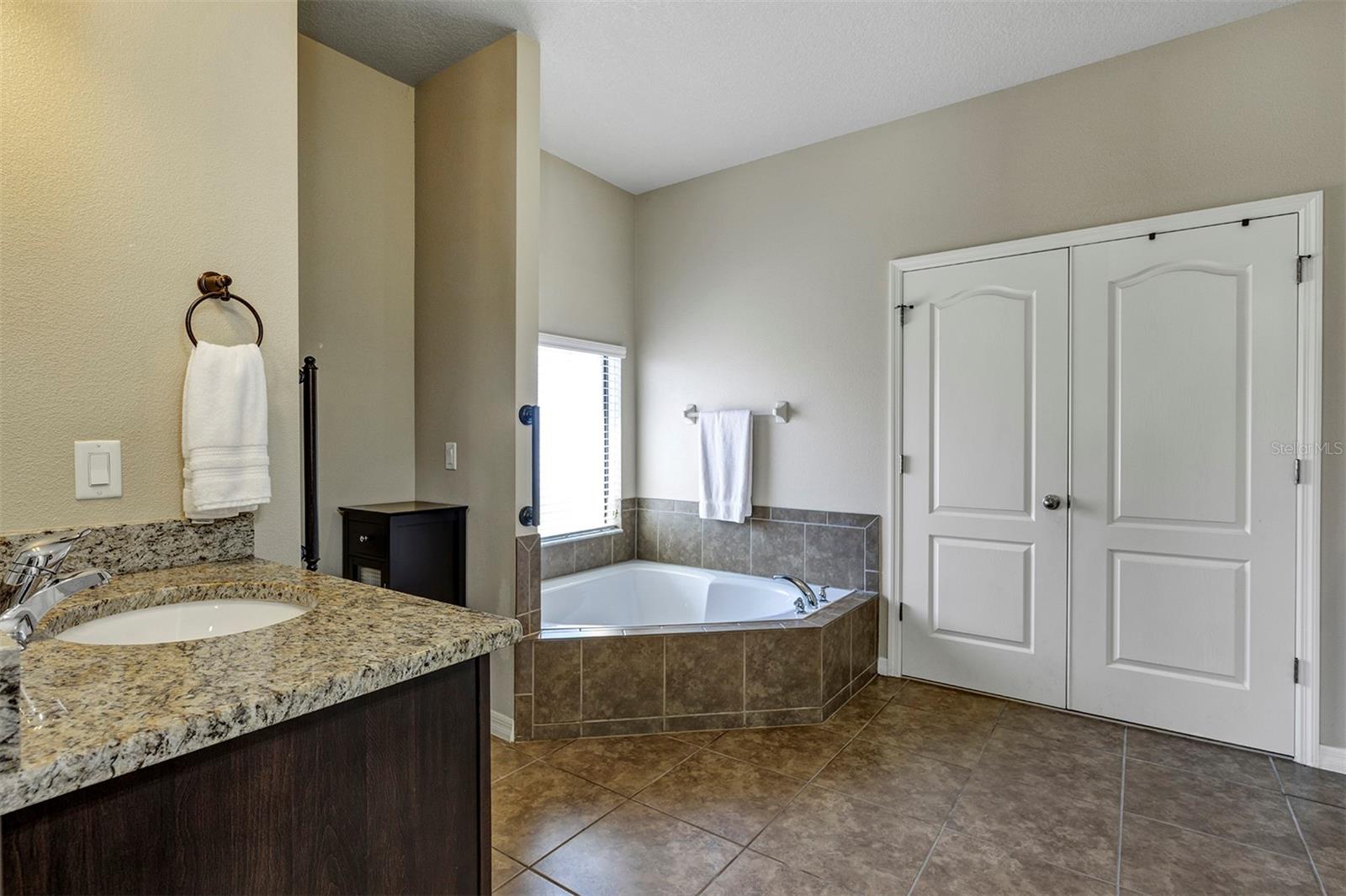 PILLARS RIDGE - Residential