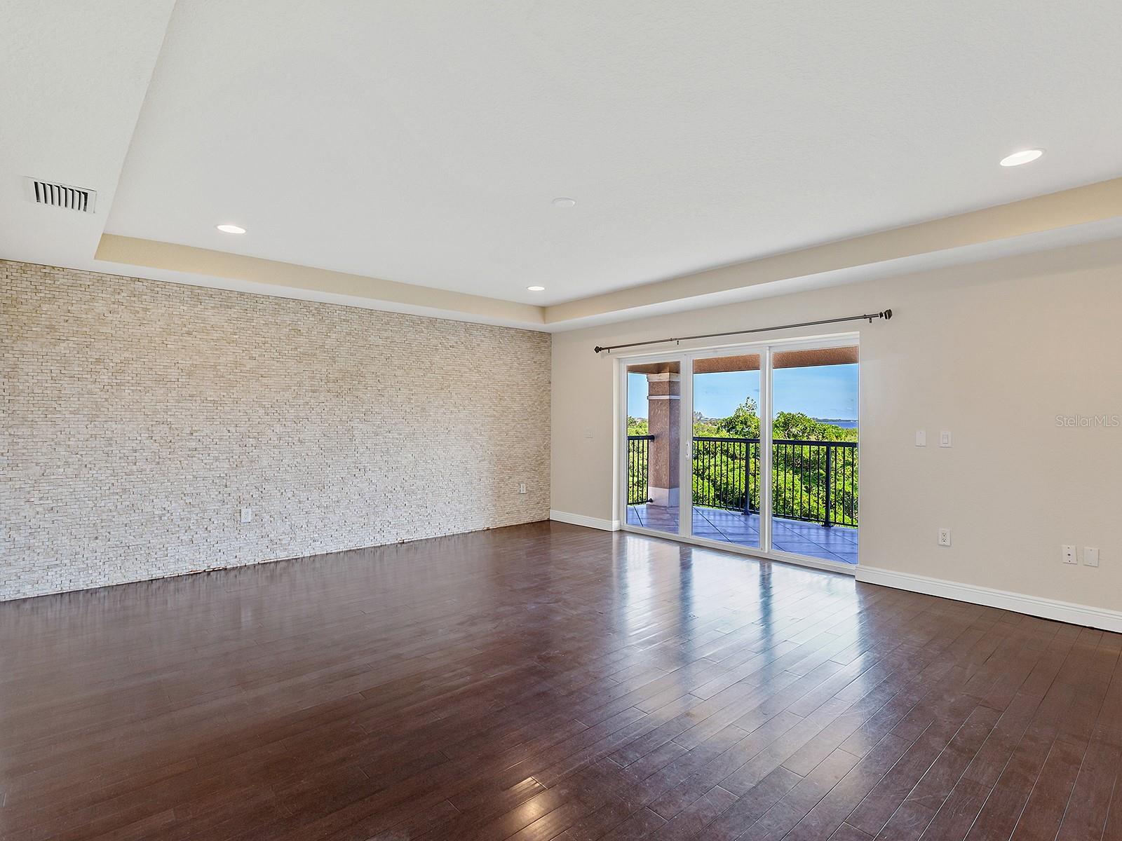 CORTEZ SUB - Residential Lease