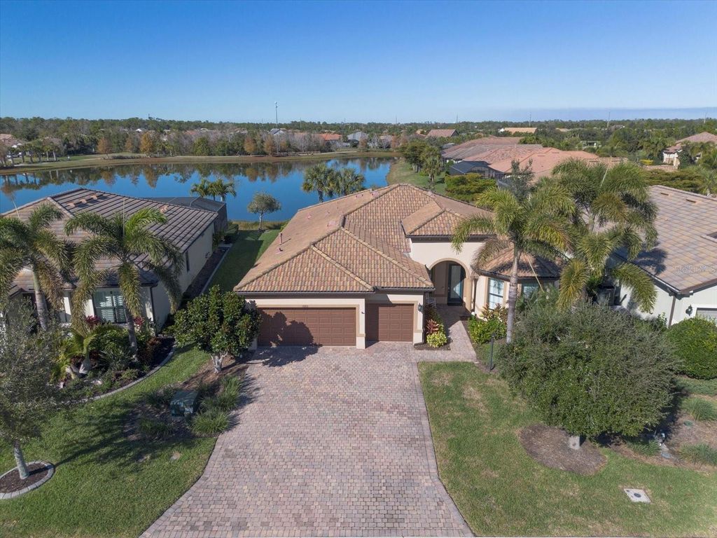 Photo of 16915 Loudon Place, Bradenton, FL 34202 (MLS # A4678045)