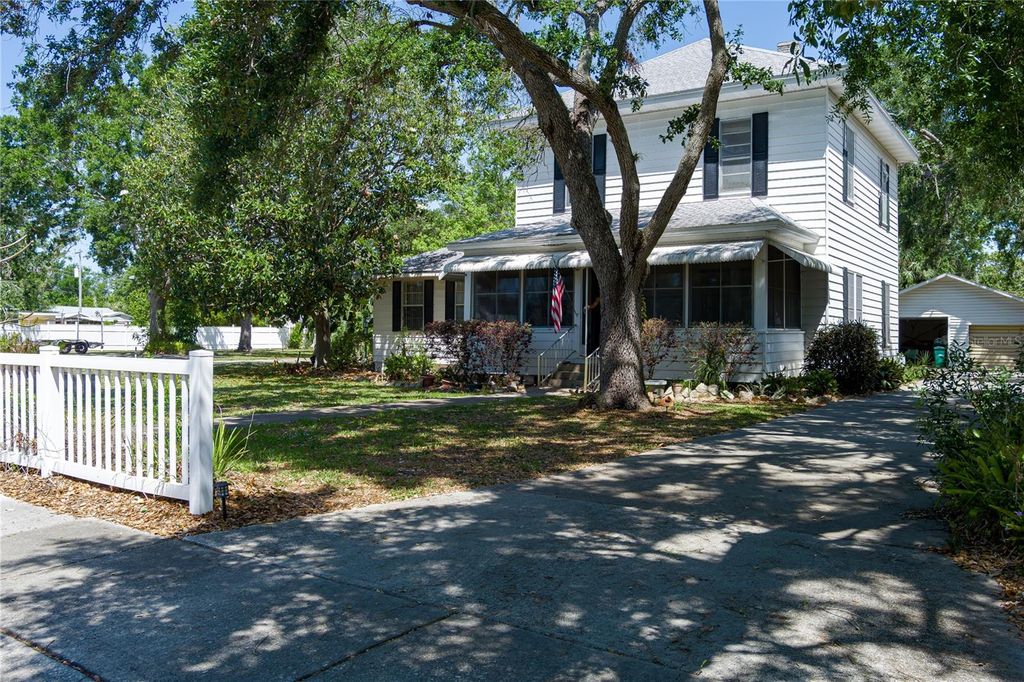 Photo of 1704 4th Street W, Palmetto, FL 34221 (MLS # A4648229)