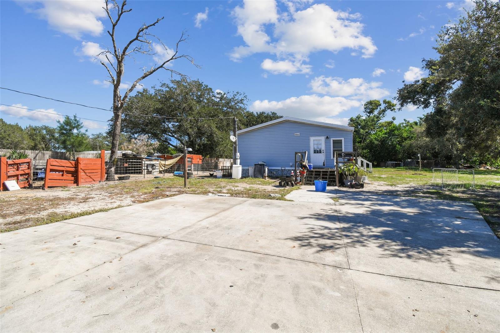 COLONY VILLAGE - Residential