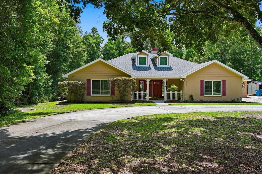 Photo of 6012 Valley Spring Drive, Brooksville, FL 34601 (MLS # OM725474)