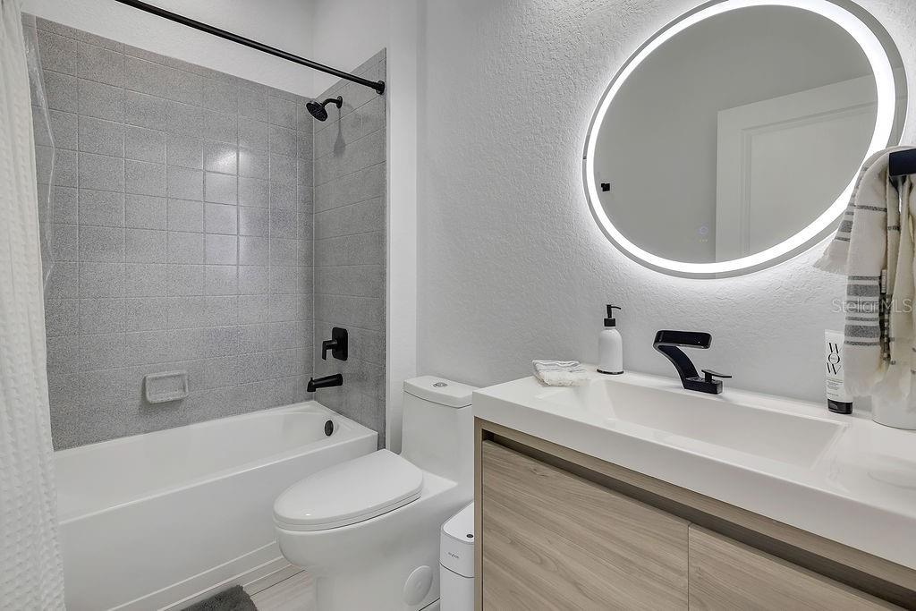 LAKE SAWYER SOUTH PH 04 - Residential