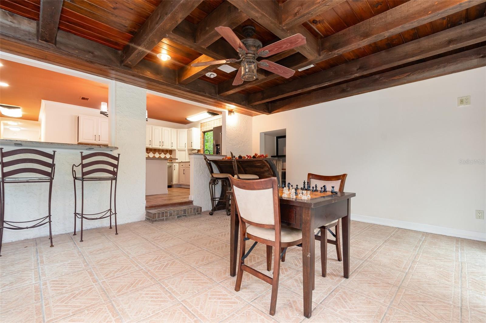 DEVELOPMENT MANE FRISCH'S - Residential