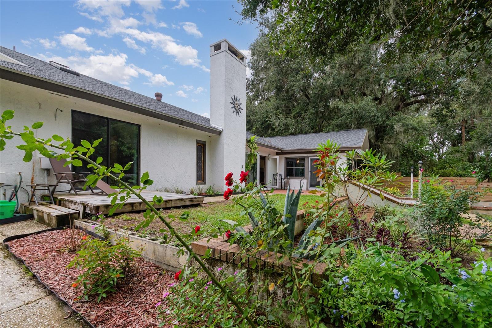 DEVELOPMENT MANE FRISCH'S - Residential