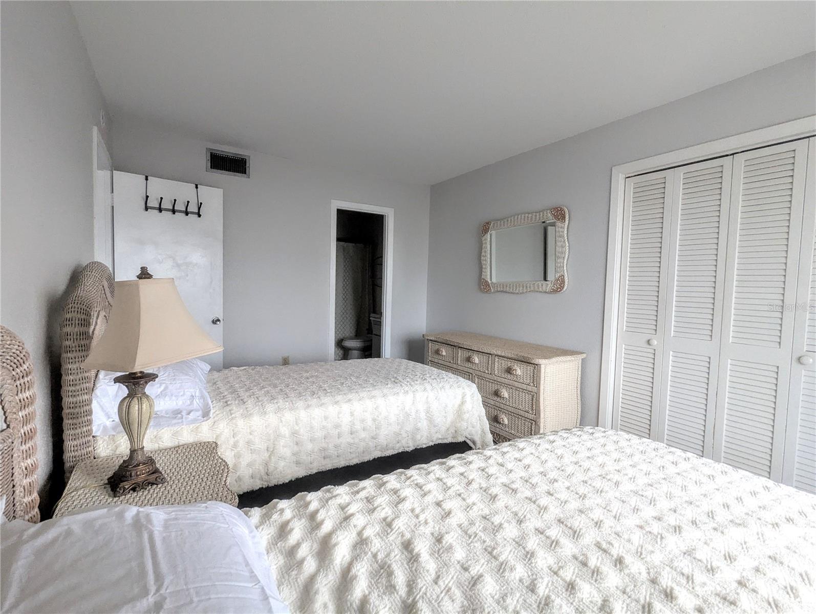 BAYSHORE GARDENS SEC 5 - Residential Lease