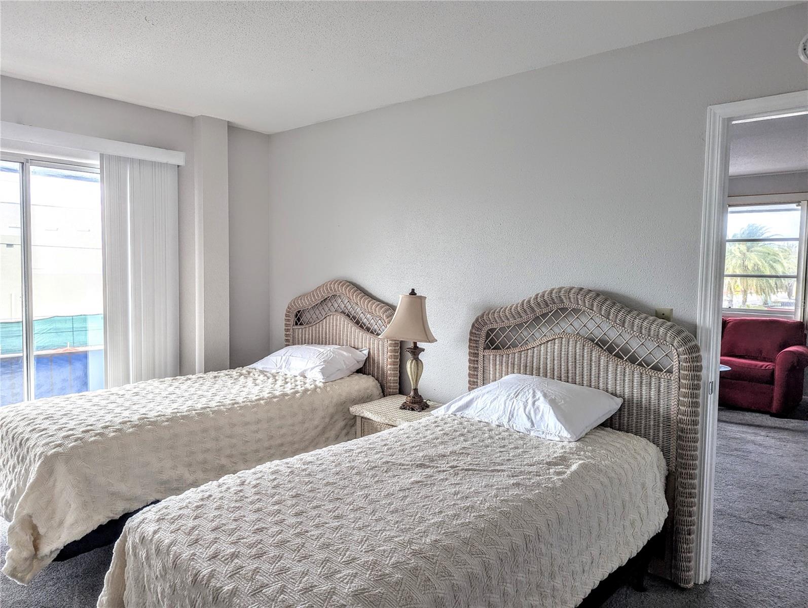 BAYSHORE GARDENS SEC 5 - Residential Lease