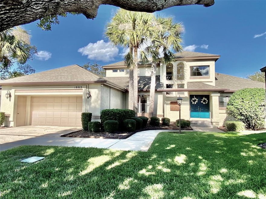 Enjoy the view of the 15th fairway at Spruce Creek Fly In while relaxing at your private inground screened pool. The kitchen is at the heart of the home with a formal dining rm, living rm and family room surrounding and pool/golf course view from most of the downstairs. Kitchen features light colored cabinetry and granite, 2 breakfast bar areas, large nook with office area and pantry. Family room has a stone woodburning fireplace and slider to the pool with great view. Downstairs master bthrm offers a walkin shower, separate bathtub and double sink vanity. Master bedroom also has a slider with a view to the pool. Add'l 2 bedrooms and full bathroom upstairs. Lrg covered lanai with bar and plenty of seating area at the pool. Whole house generator and golf cart parking pad.

Community offers community pool and restrooms. ;Water: City