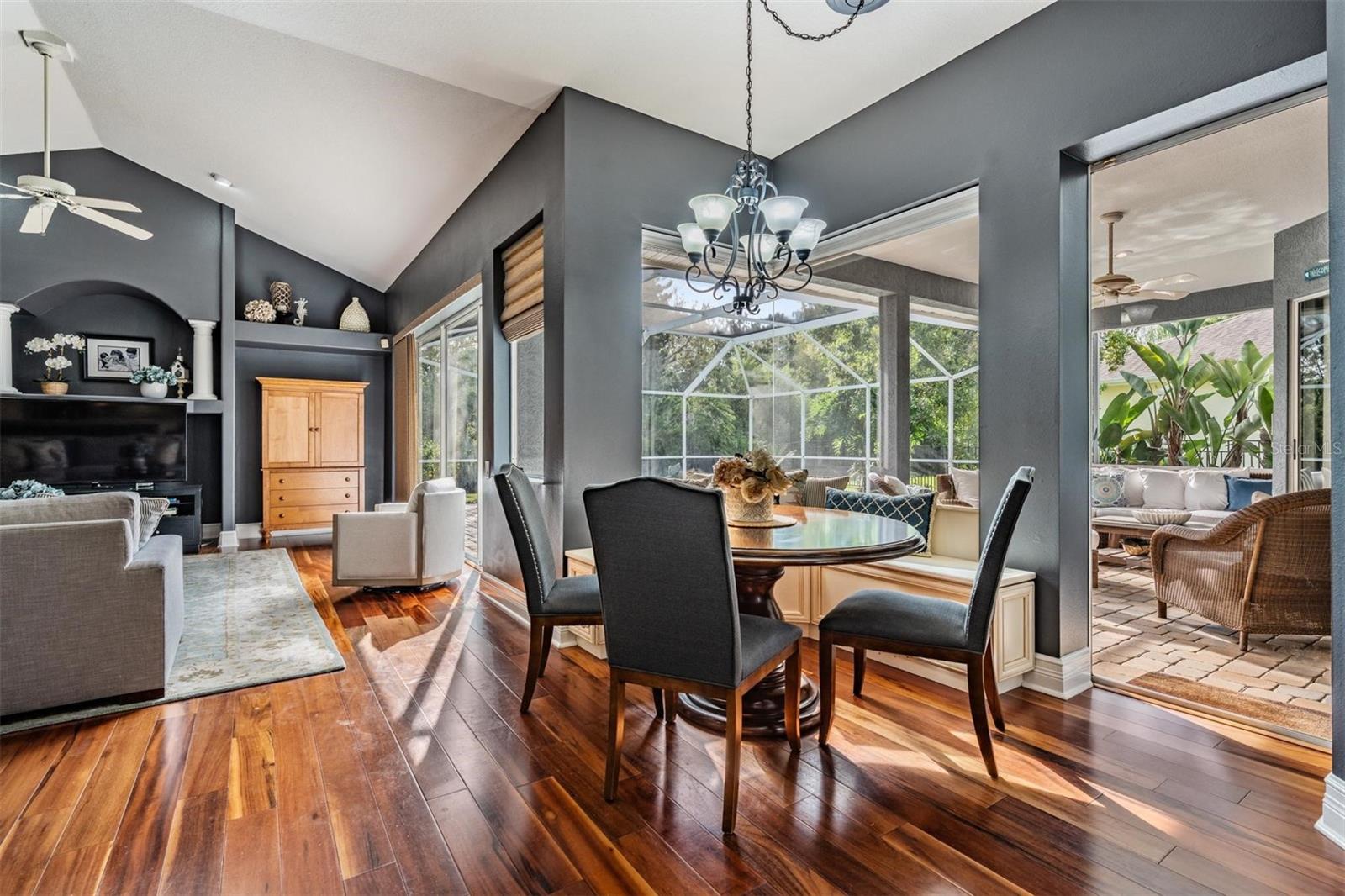 10552 GREENCREST DRIVE