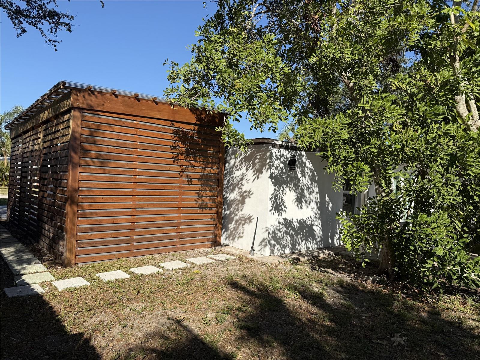 907 FRUITLAND AVENUE, BRADENTON, FL, 34207 1 907 FRUITLAND AVENUE