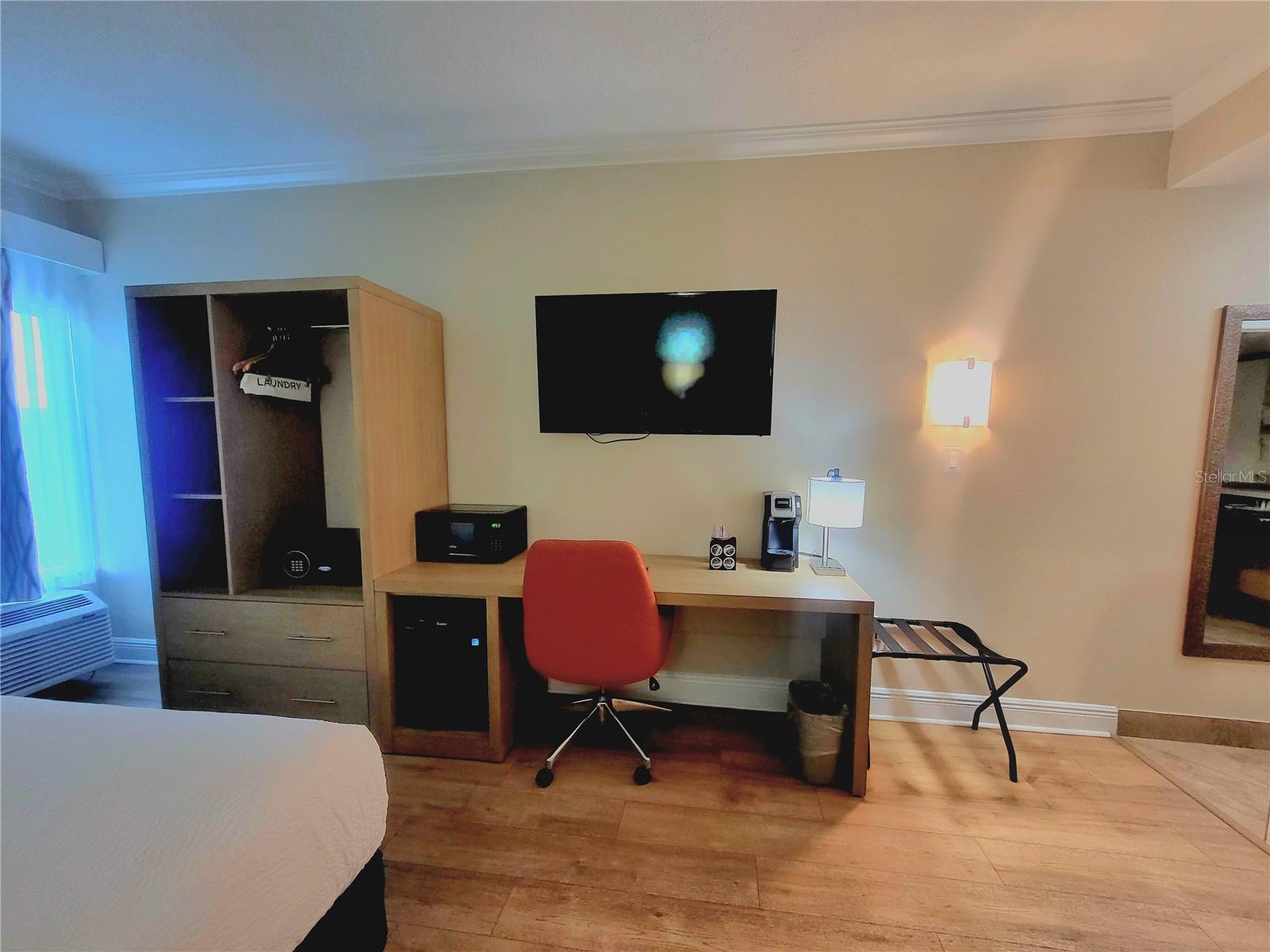 MERIDIAN PALMS COMM CONDO - Residential