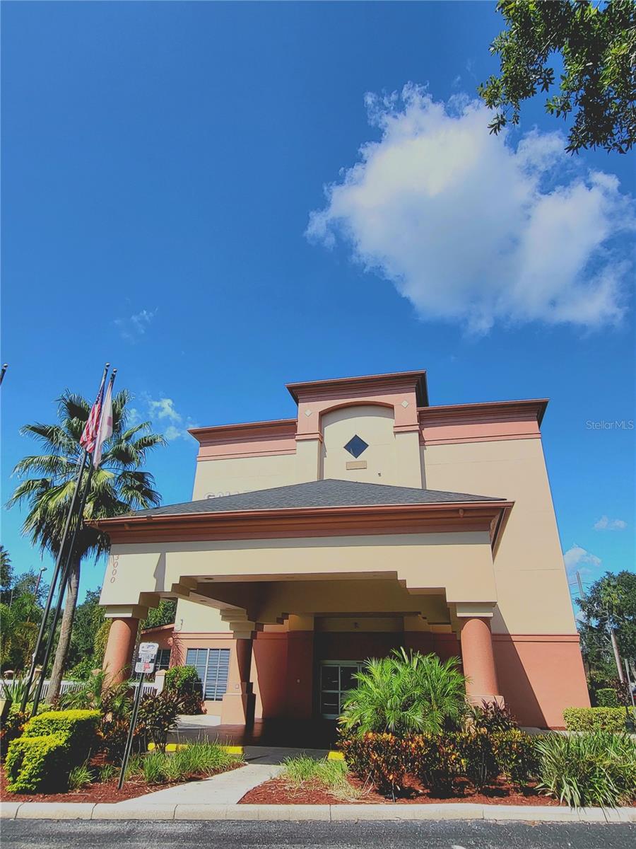 The Galleria Palms condo-hotel in Kissimmee, FL is turning heads for good reason.
Key Investment Highlights
• Location Perks: Just 7 minutes from Disney World and Universal Studios, with complimentary shuttle service to major theme parks.
• Turn-Key Ready: Fully remodeled units with over $17,000 in upgrades including:
o One King Bed
o Luxury vinyl flooring (no carpet!)
o Granite vanity, dual sinks, wet bar
o Flat screen TV, microwave, mini-fridge, coffee maker
• Amenities: Daily hot breakfast, swimming pool, sun deck, and full-time property management.
• Ownership Terms: Owners can stay up to 14 days per visit, with multiple visits allowed. The unit remains in the onsite rental program, ensuring passive income.