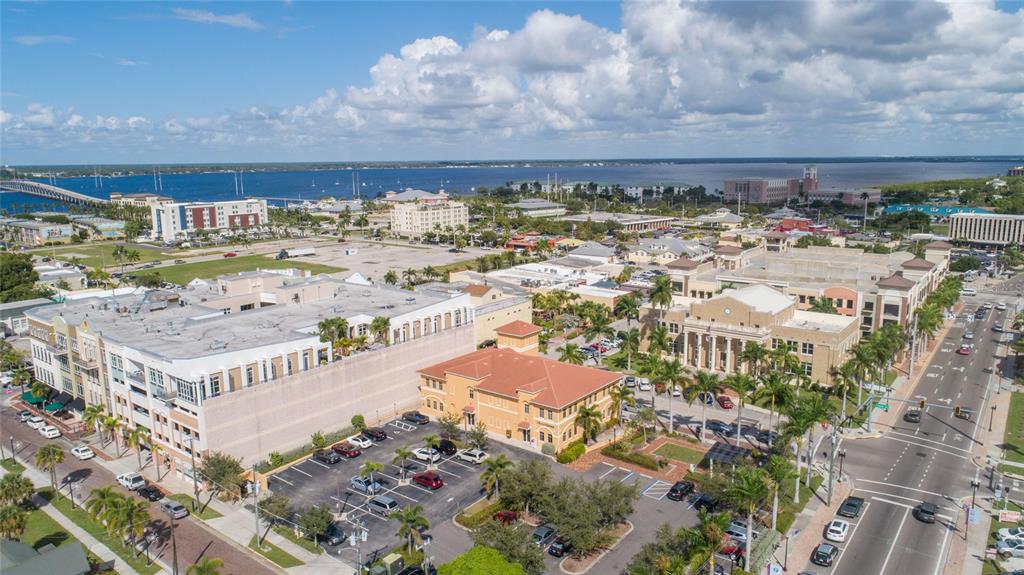 HARBOUR COMMONS - Commercial Lease