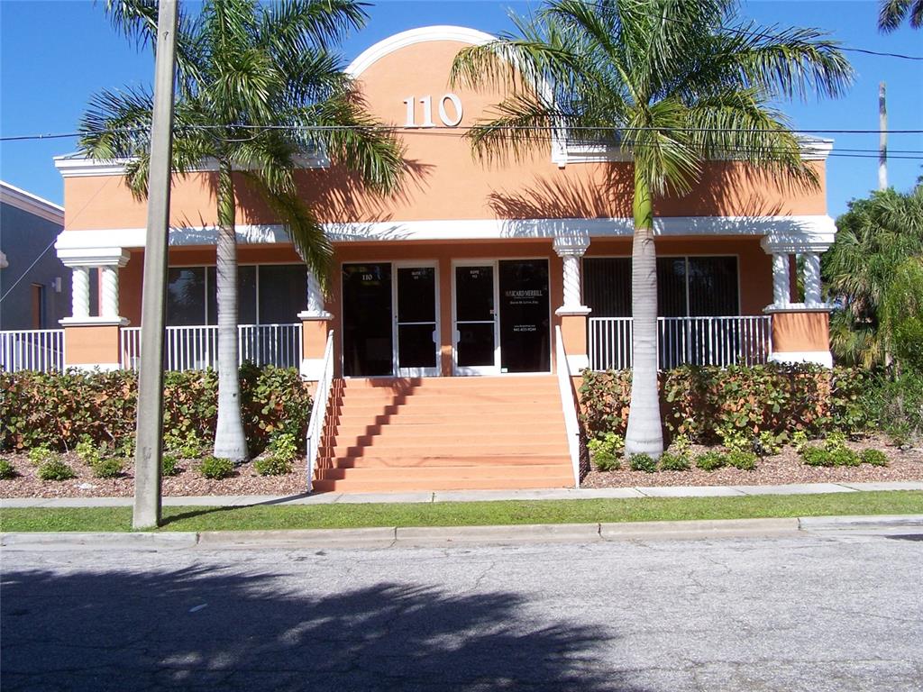 HARBOUR COMMONS - Commercial Lease