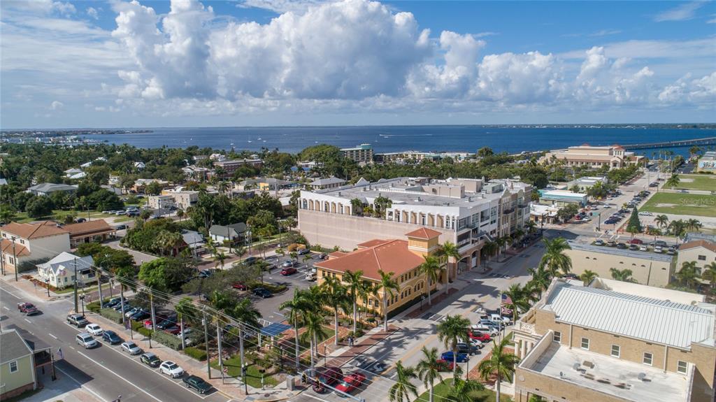 HARBOUR COMMONS - Commercial Lease