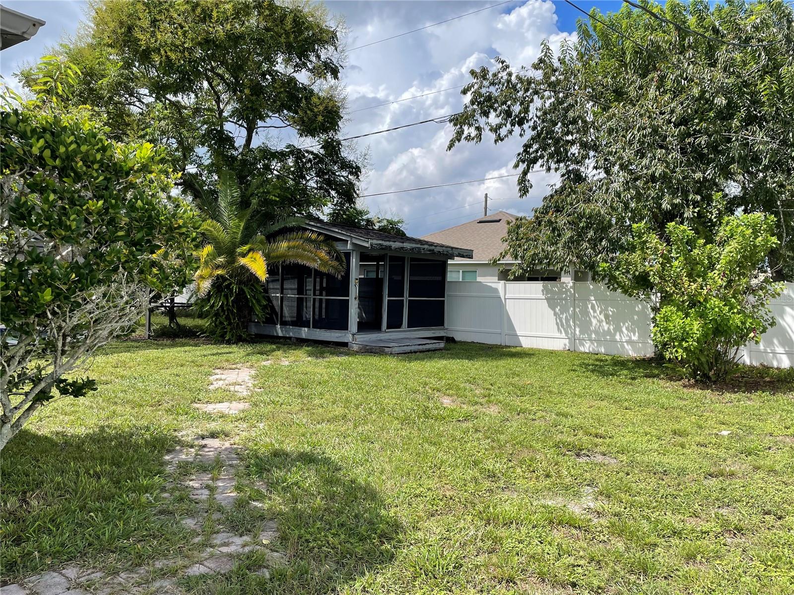 2536 TREEHAVEN DRIVE