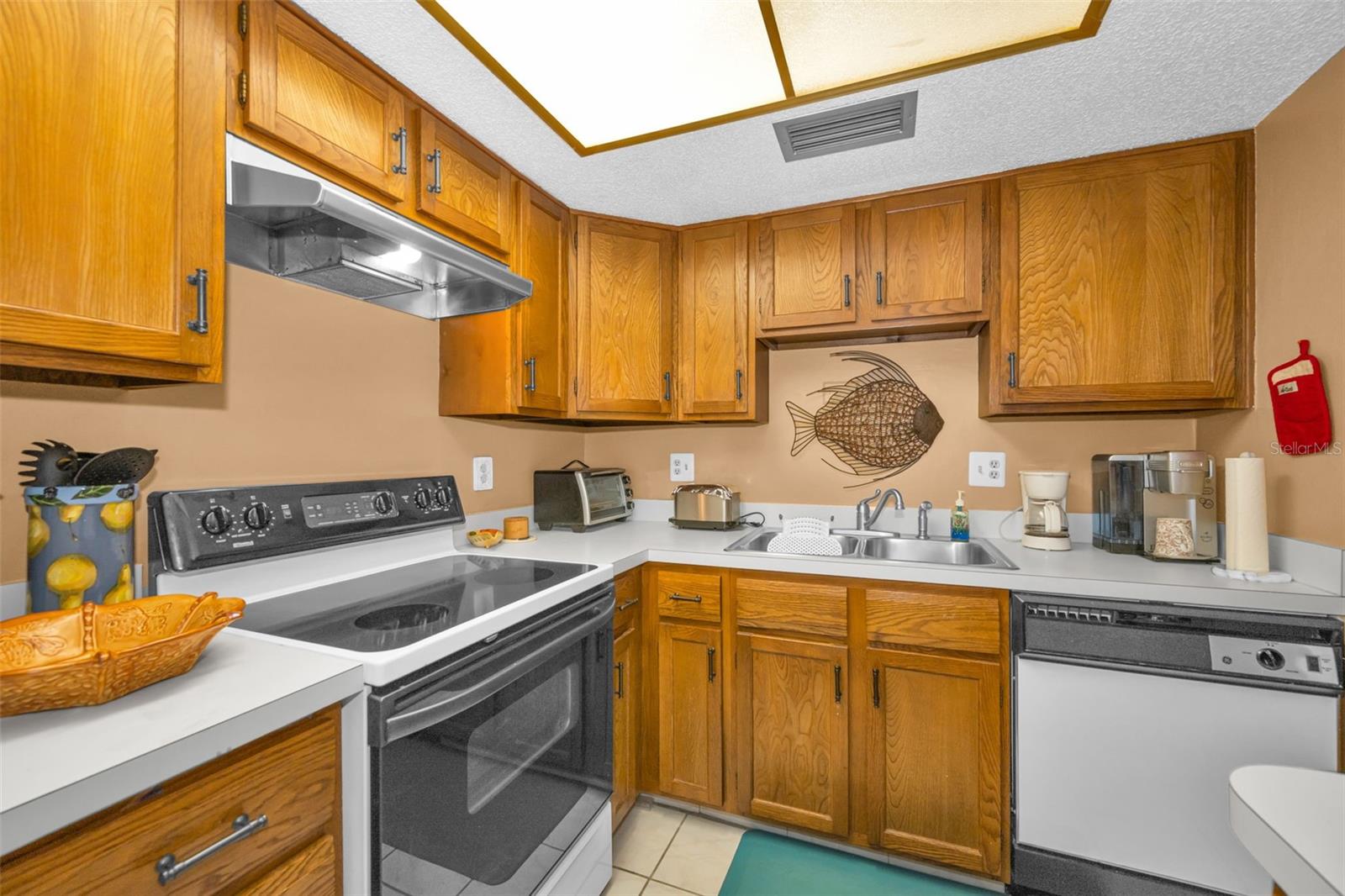 MEDITERRANEAN MANORS - Residential