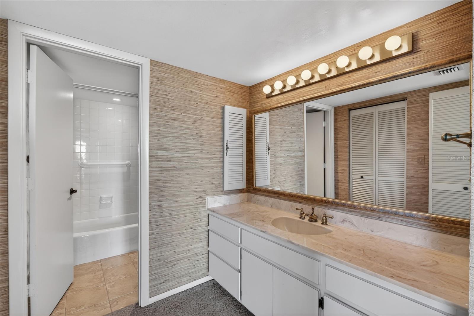 ONE WATERGATE - Residential