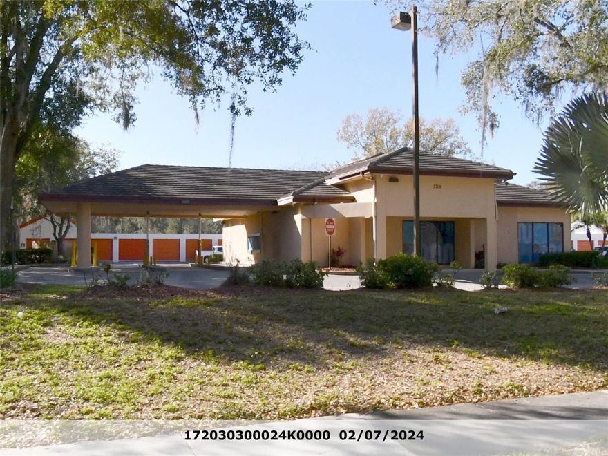 Free standing retail building.
