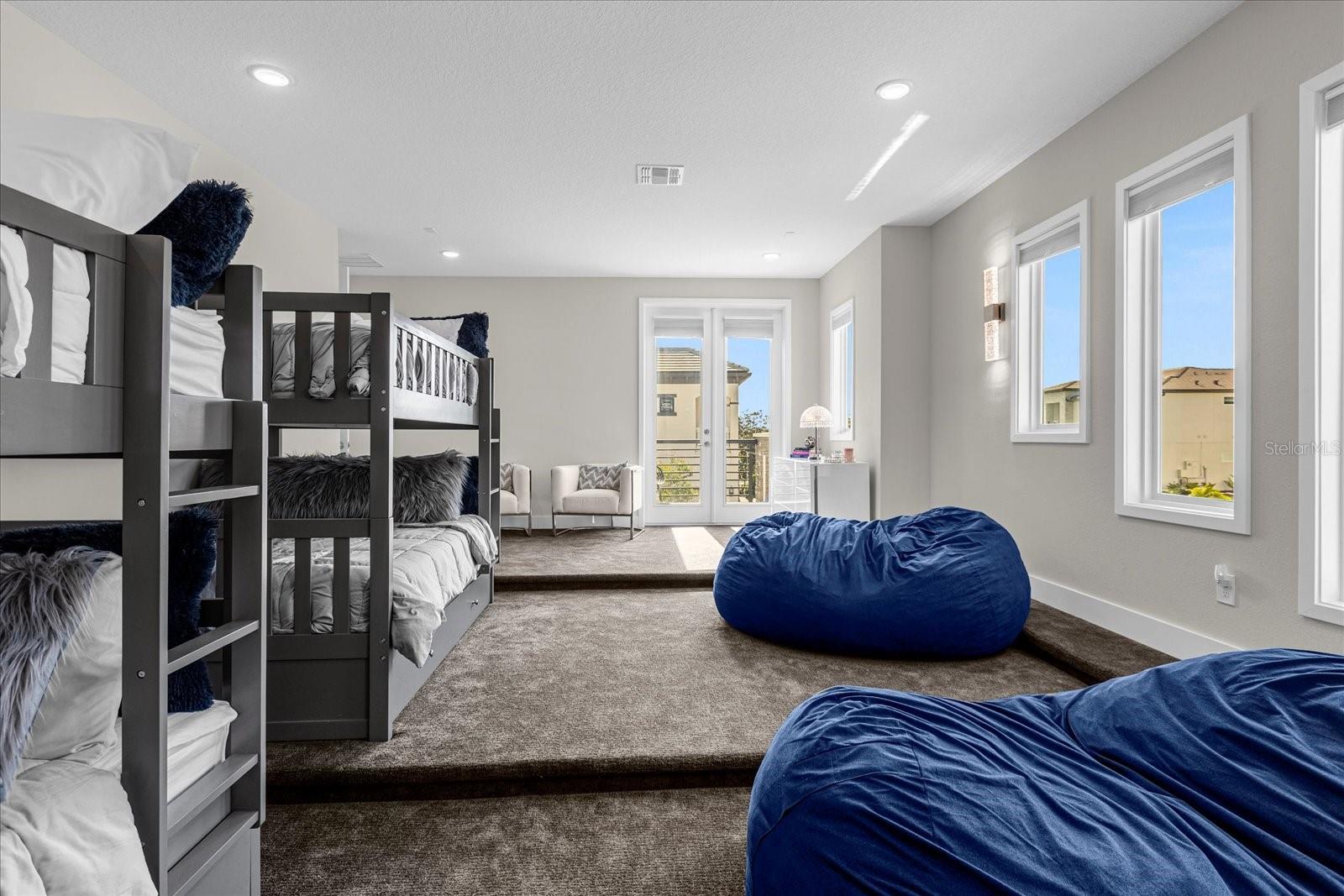 REUNION WEST 17TH & 18TH FAIRW - Residential