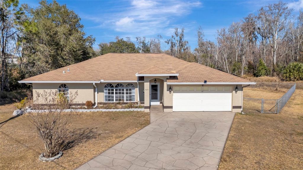 Photo of 929 Louvre Court, Kissimmee, FL 34759 (MLS # G5107624)