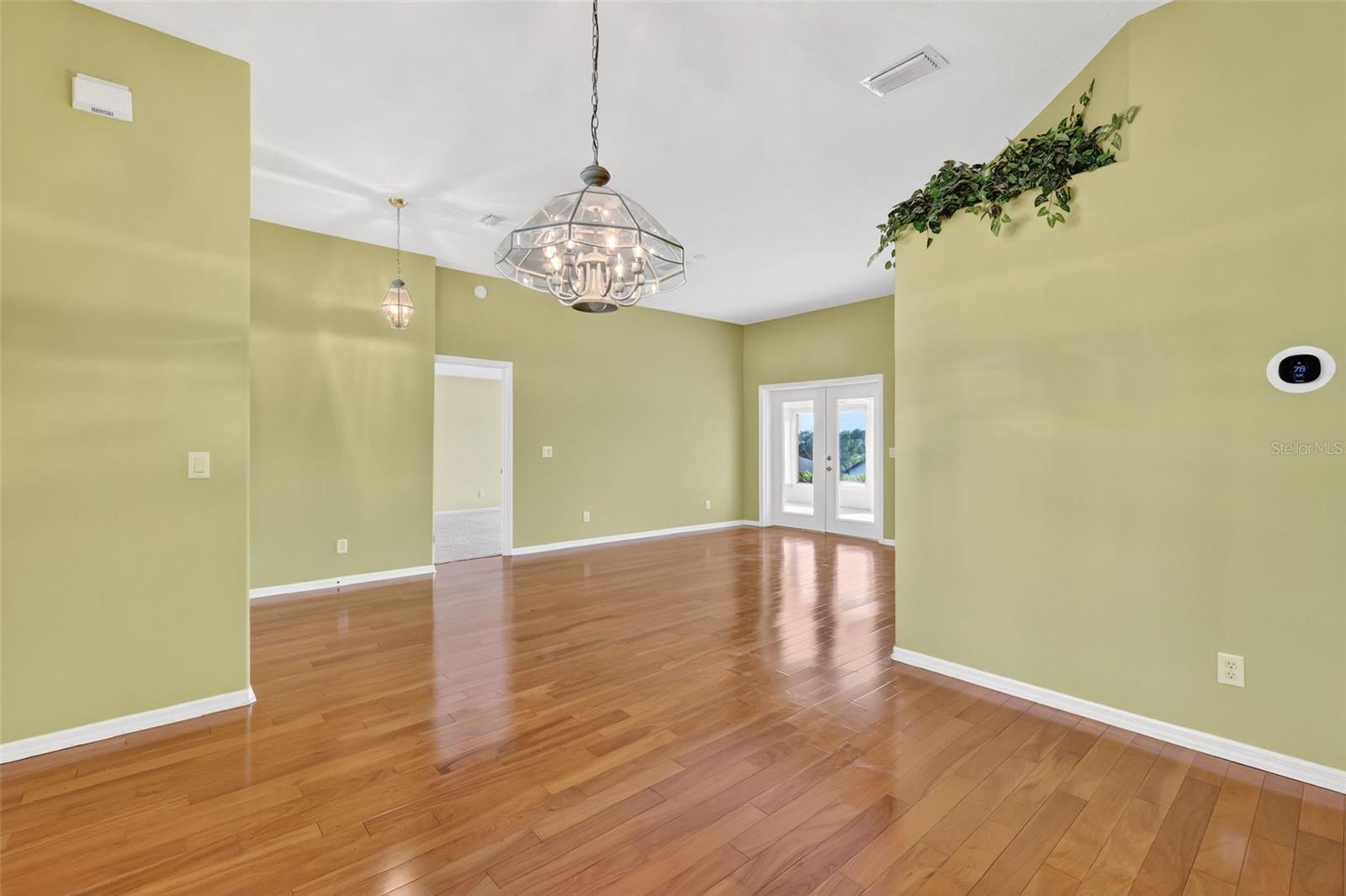 HARBOR HILLS - Residential