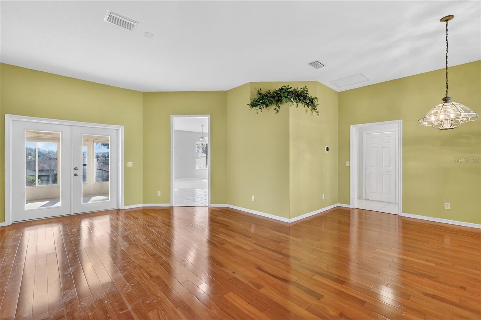 HARBOR HILLS - Residential