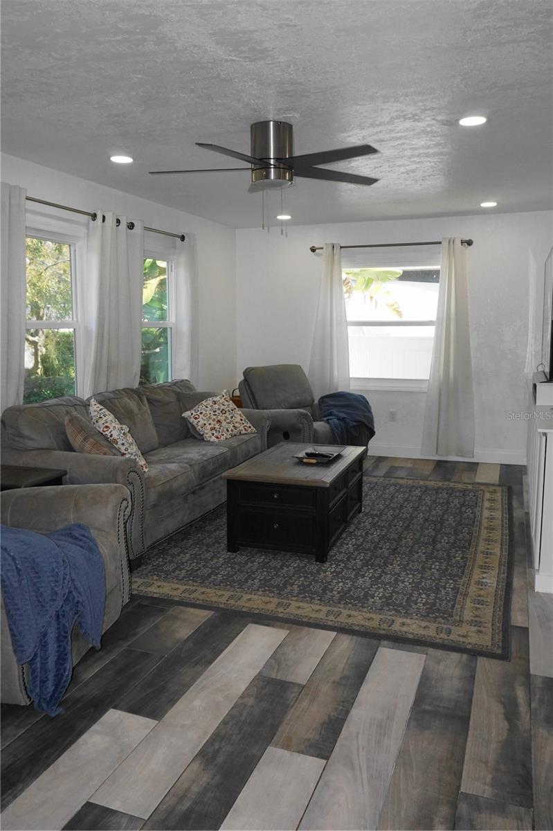 PINELLAS ADD TO ST PETERSBURG FLA - Residential