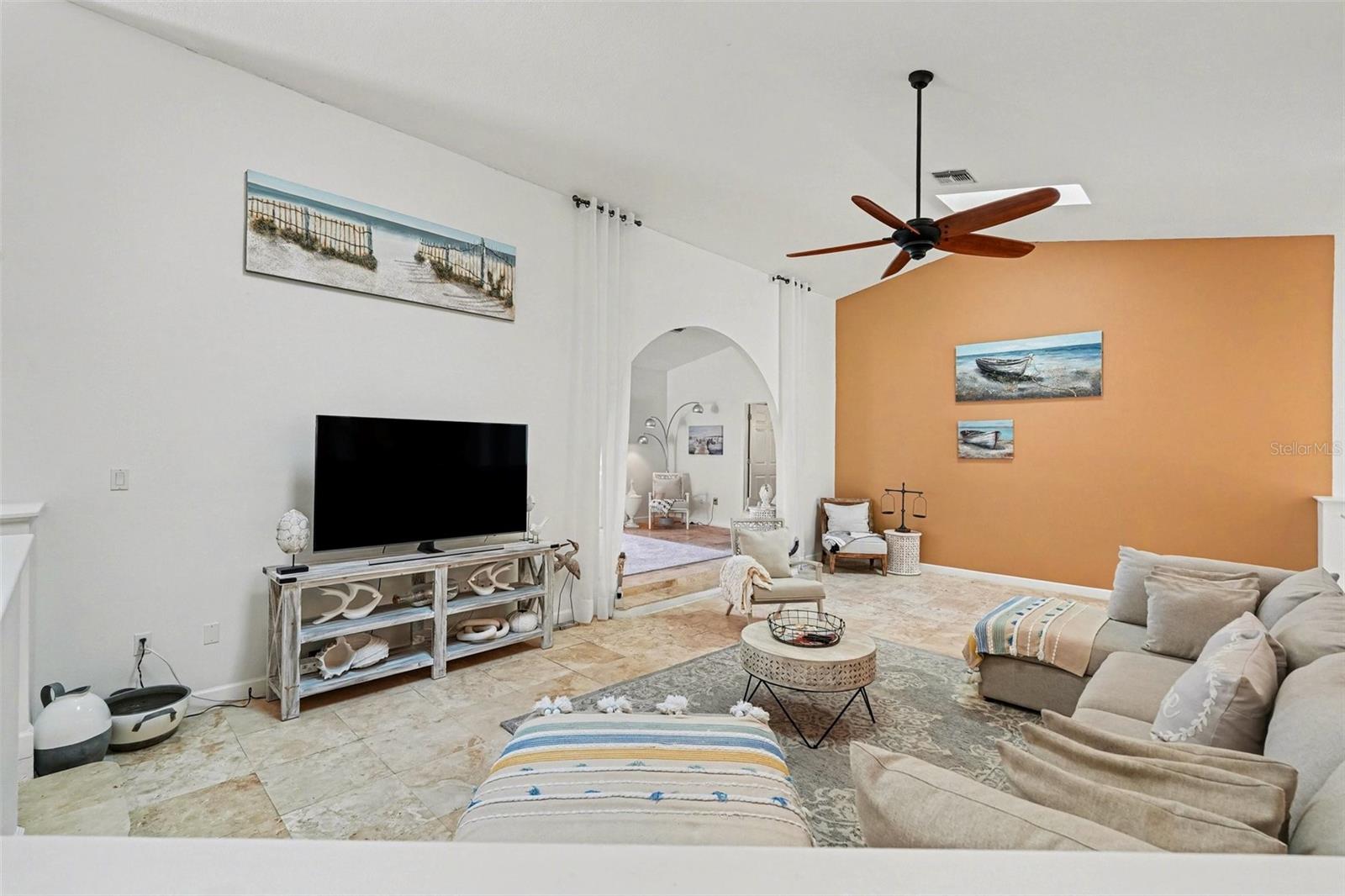 ROYAL HIGHLANDS - Residential