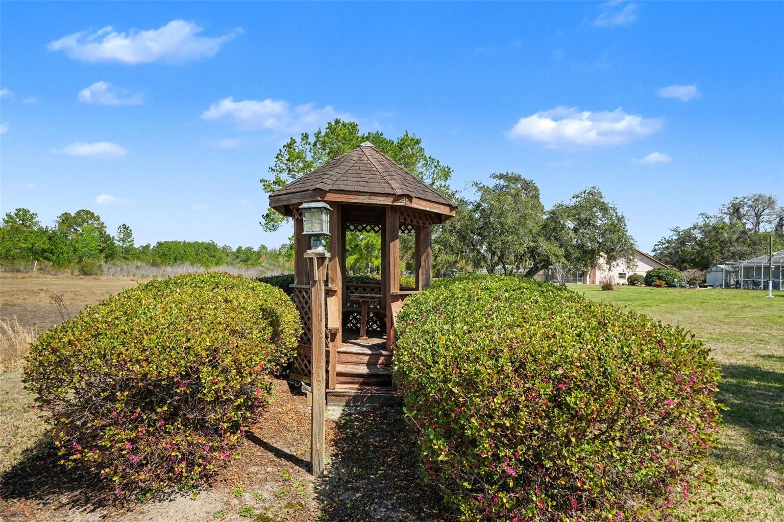 ROYAL HIGHLANDS - Residential