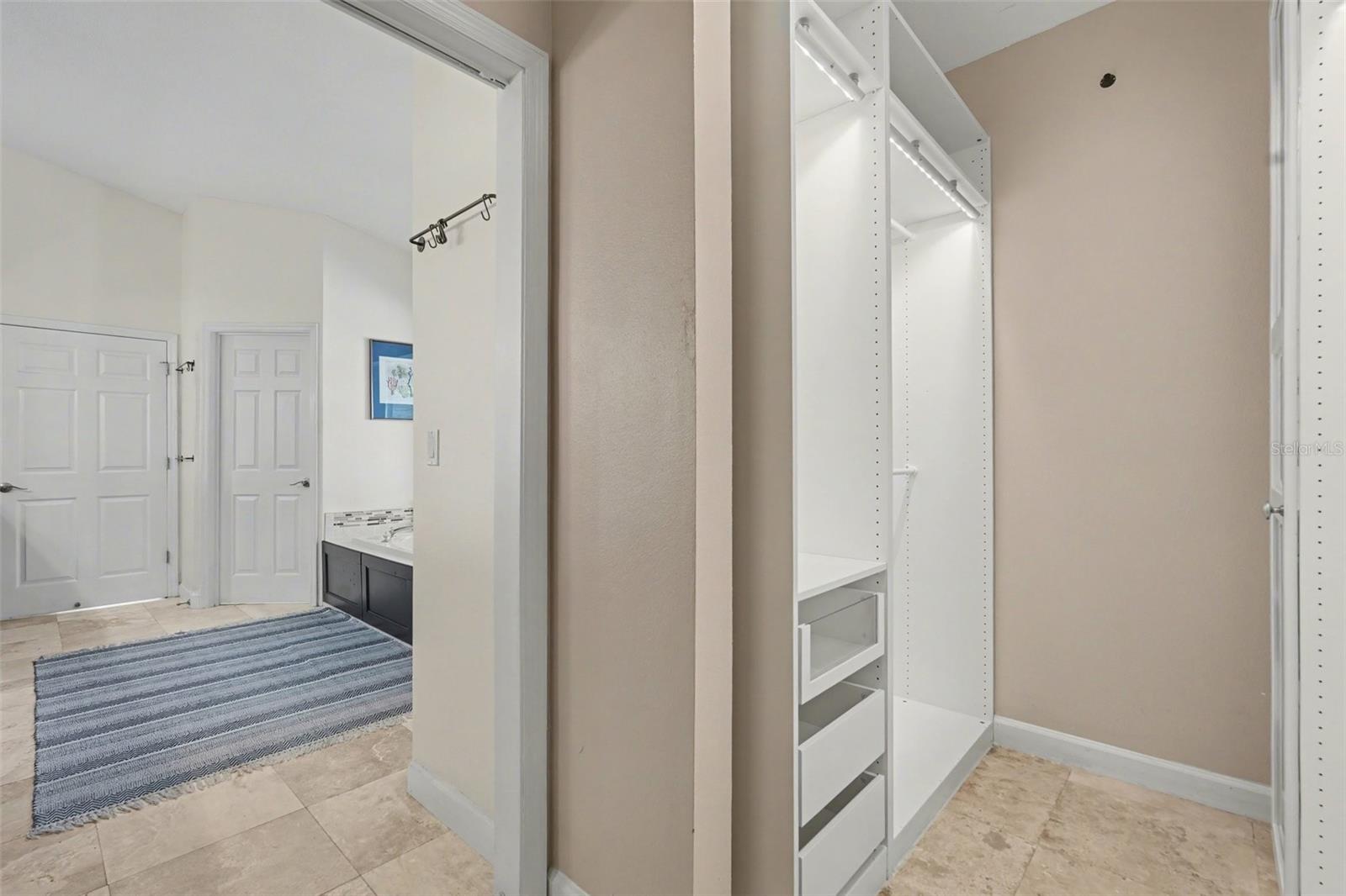 ROYAL HIGHLANDS - Residential