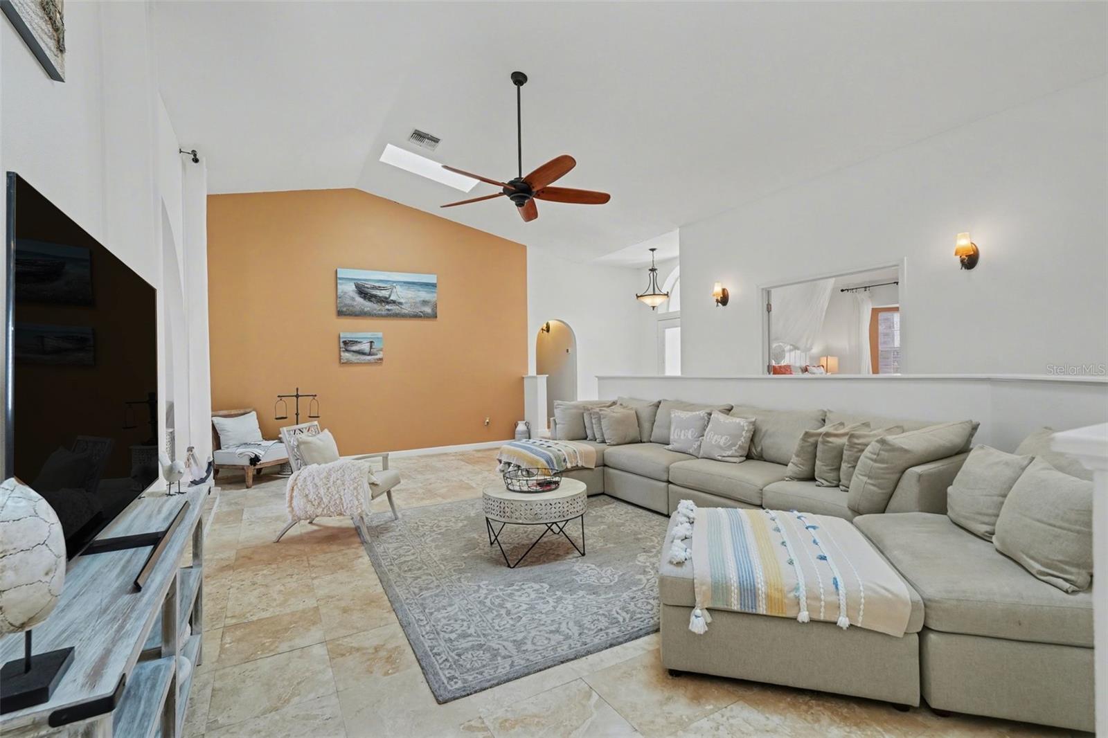 ROYAL HIGHLANDS - Residential