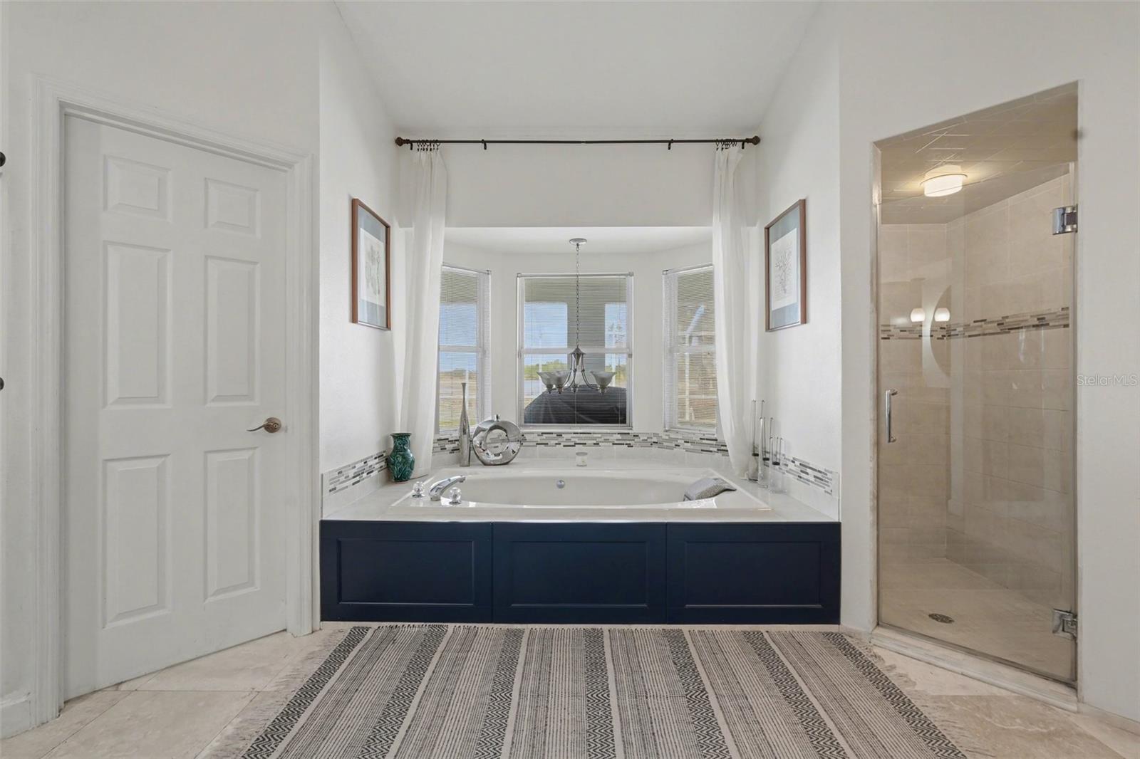 ROYAL HIGHLANDS - Residential