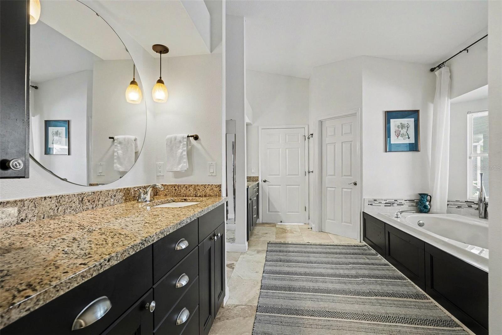 ROYAL HIGHLANDS - Residential