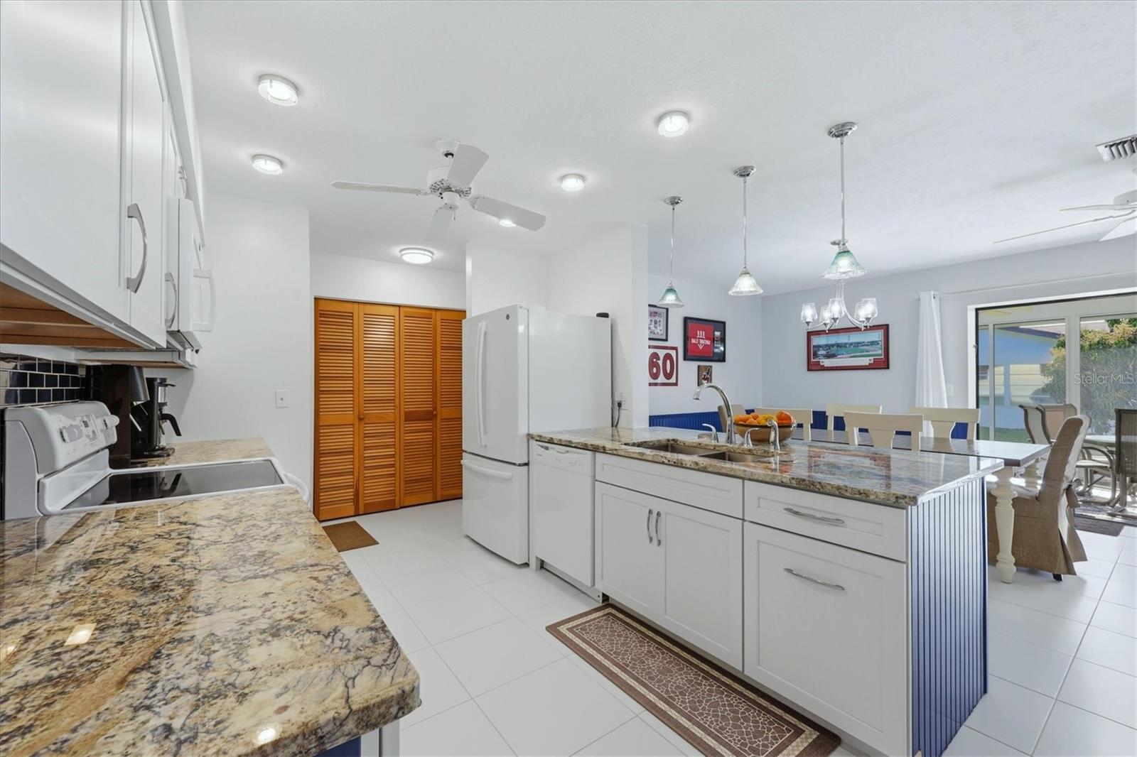 SOUTH VENICE - Residential