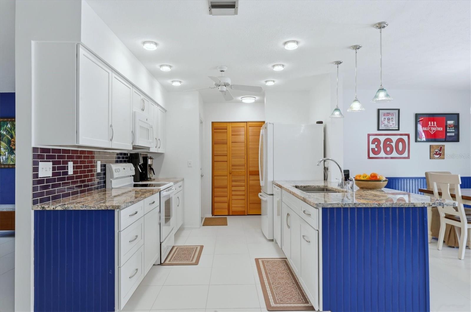 SOUTH VENICE - Residential