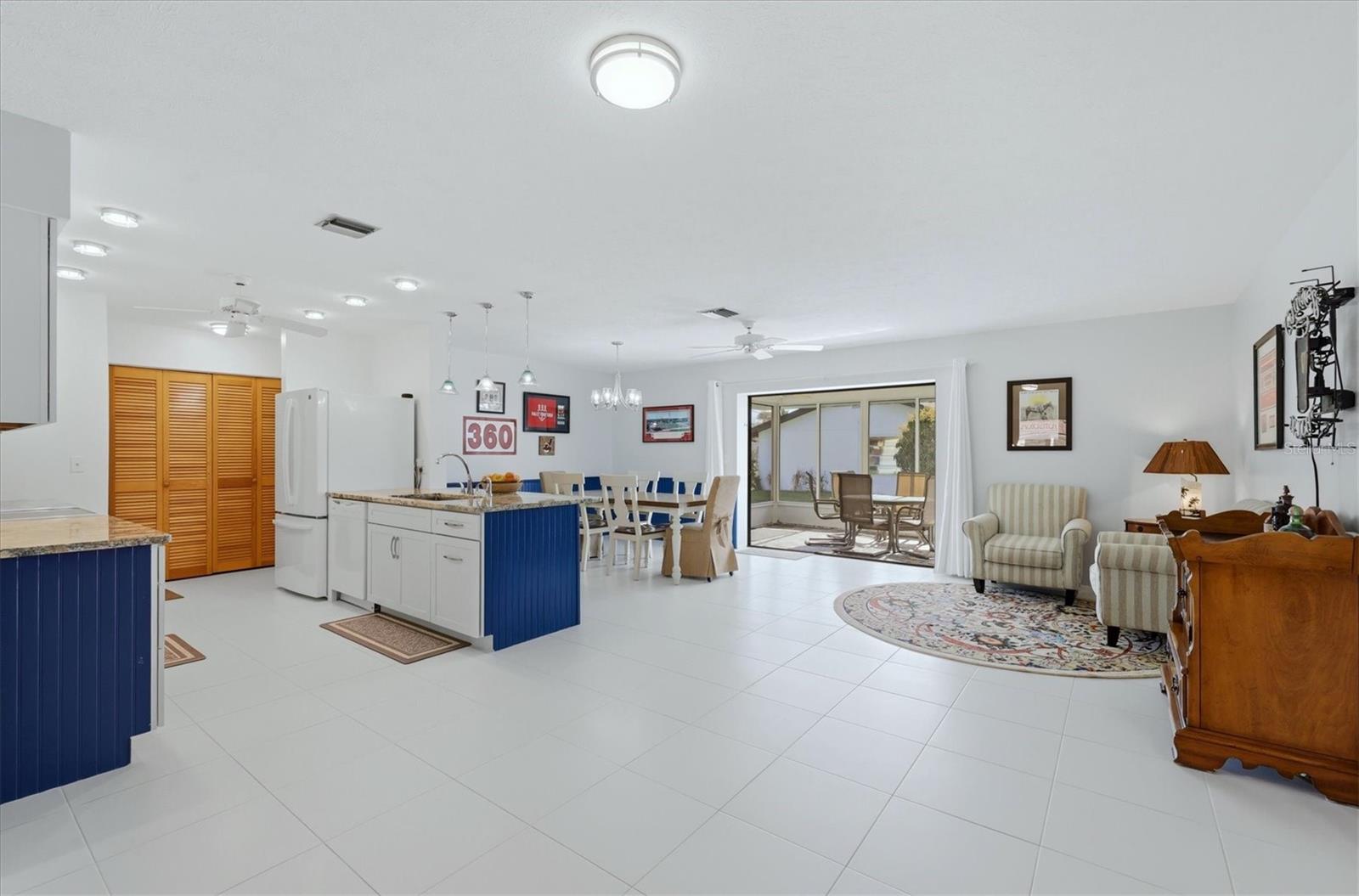 SOUTH VENICE - Residential