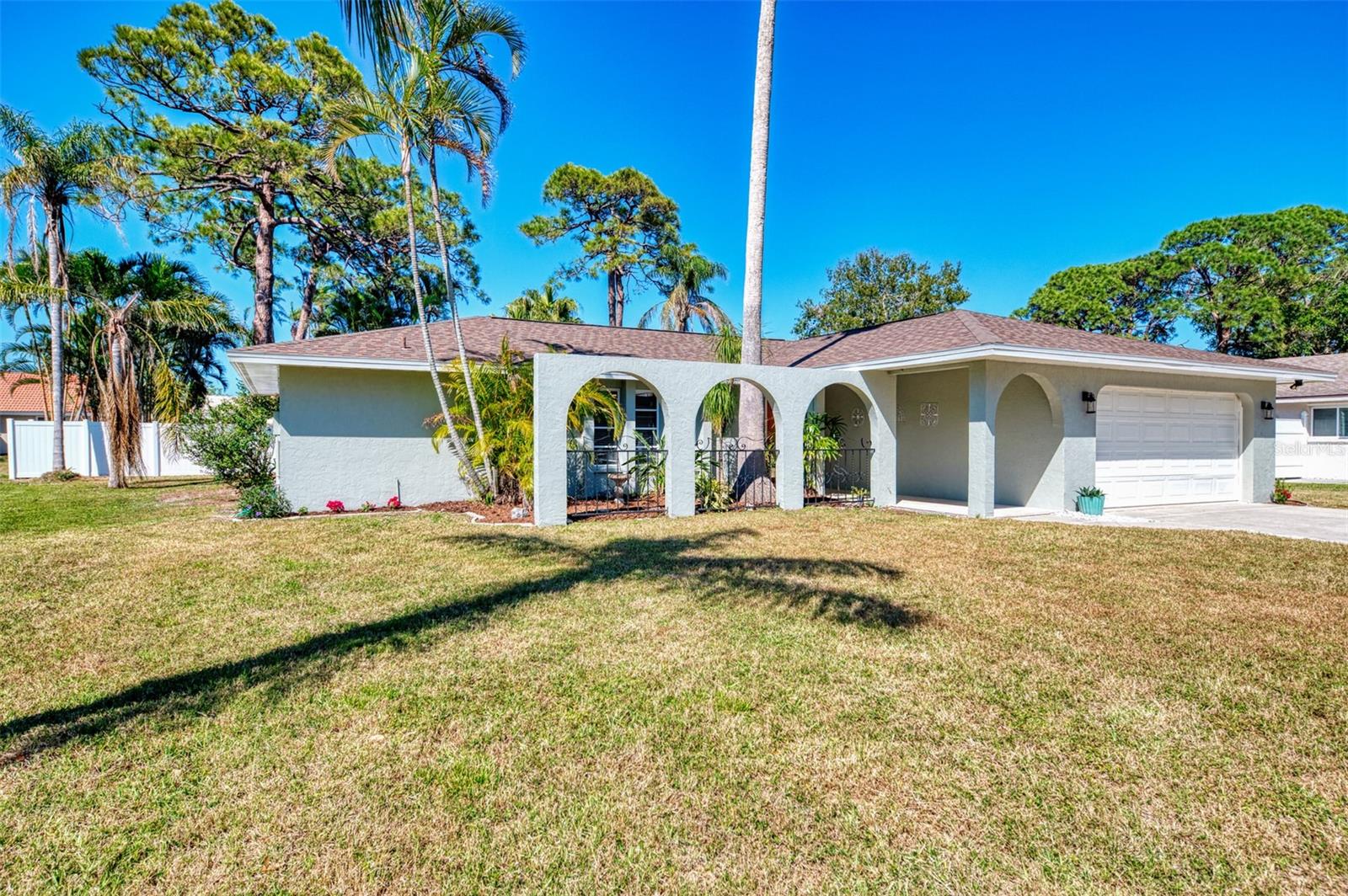 2221 PINE VIEW CIRCLE