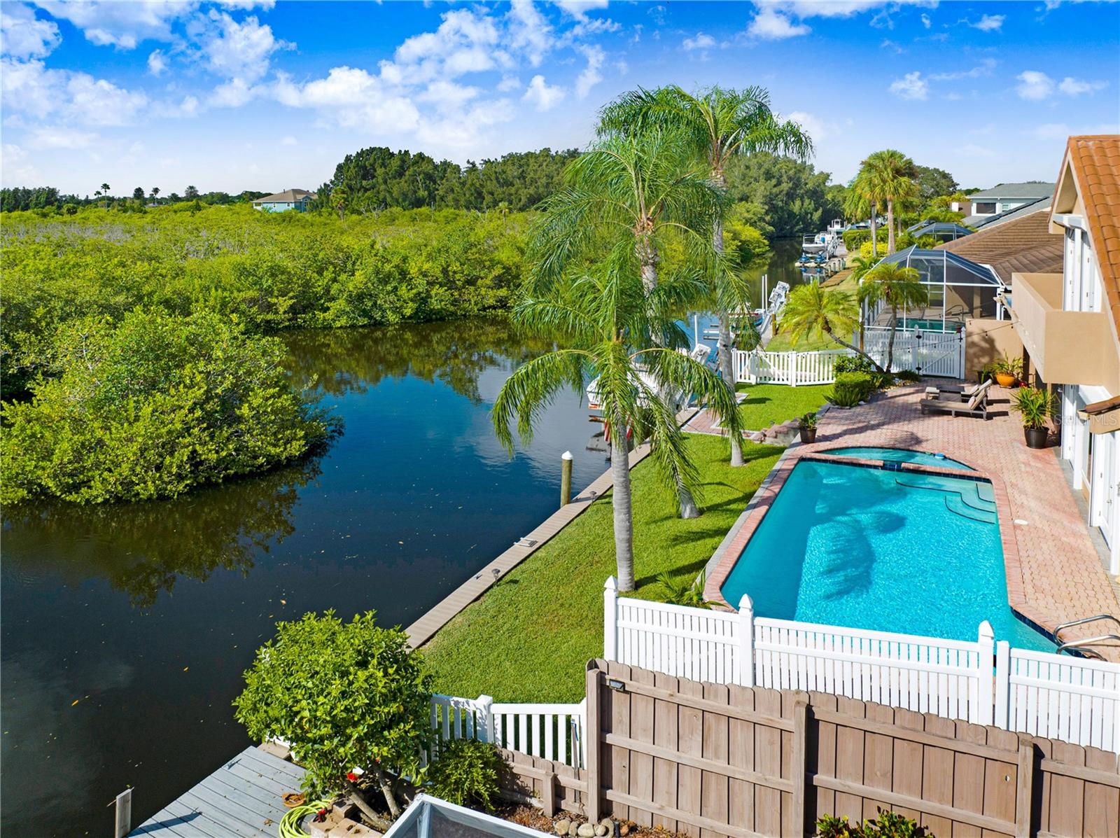 VILLA DE PALMAS SYKES COVE SEC 02 - Residential