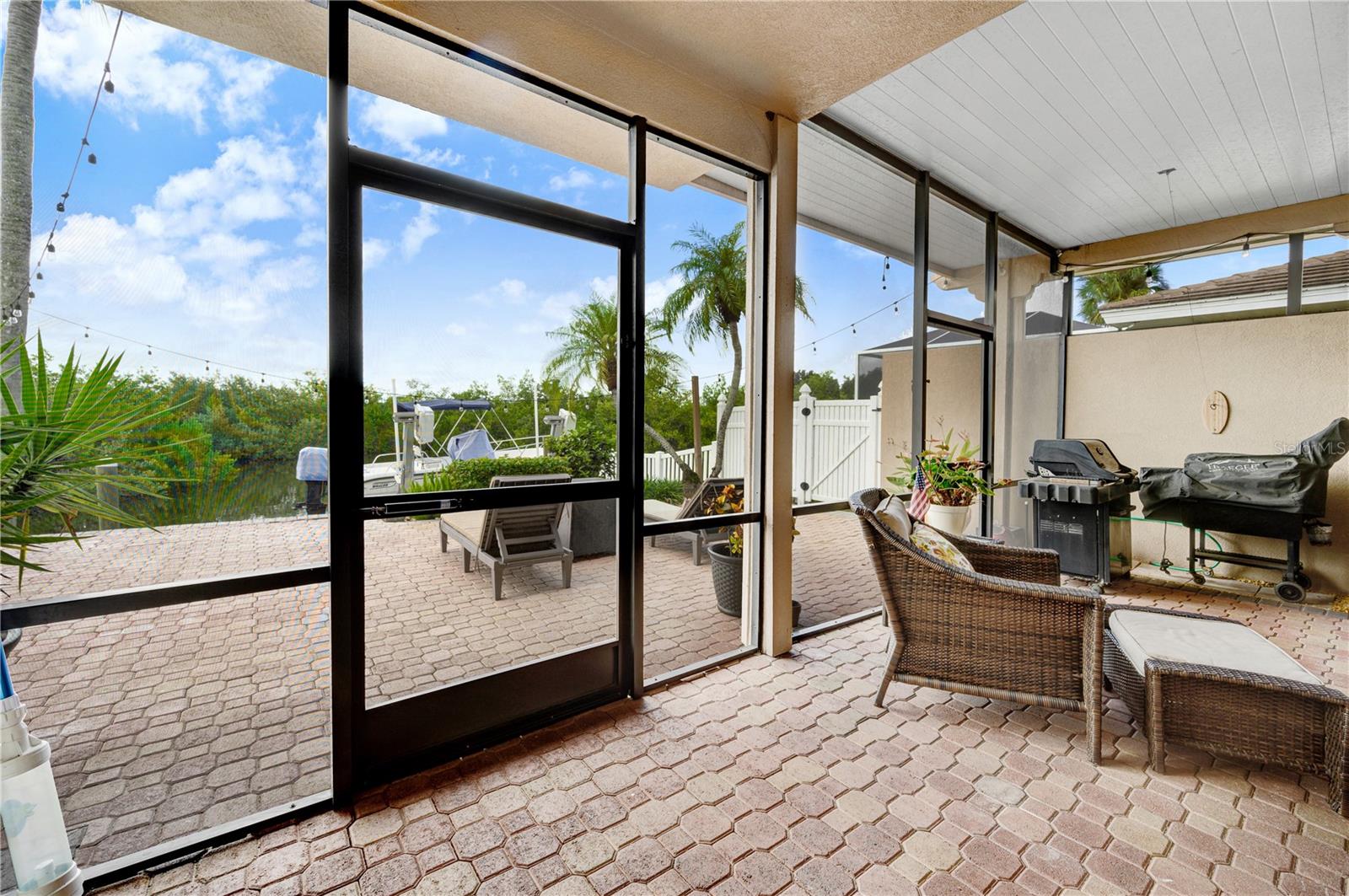 VILLA DE PALMAS SYKES COVE SEC 02 - Residential